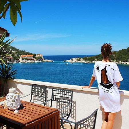 Lastovo Accommodation Triton מראה חיצוני תמונה