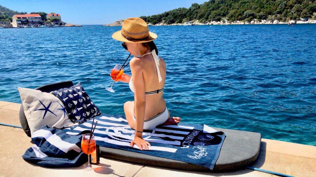 Lastovo Accommodation Triton מראה חיצוני תמונה