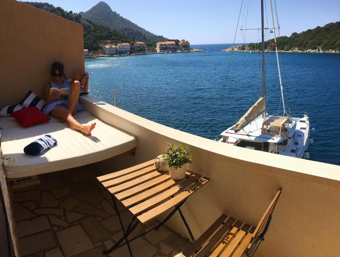 Lastovo Accommodation Triton מראה חיצוני תמונה