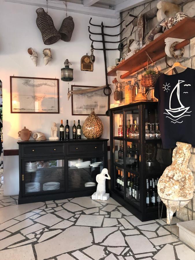 Lastovo Accommodation Triton מראה חיצוני תמונה