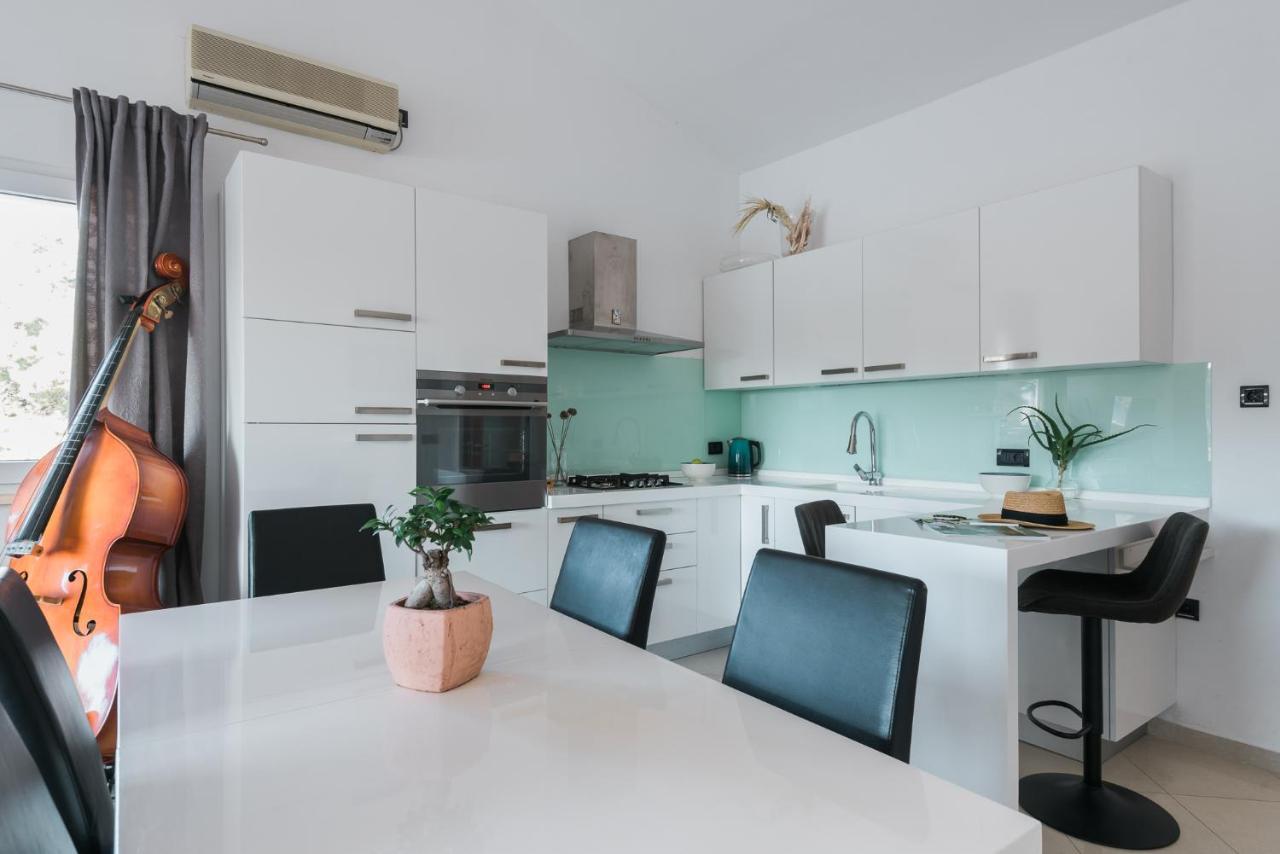 Lastovo Accommodation Triton מראה חיצוני תמונה