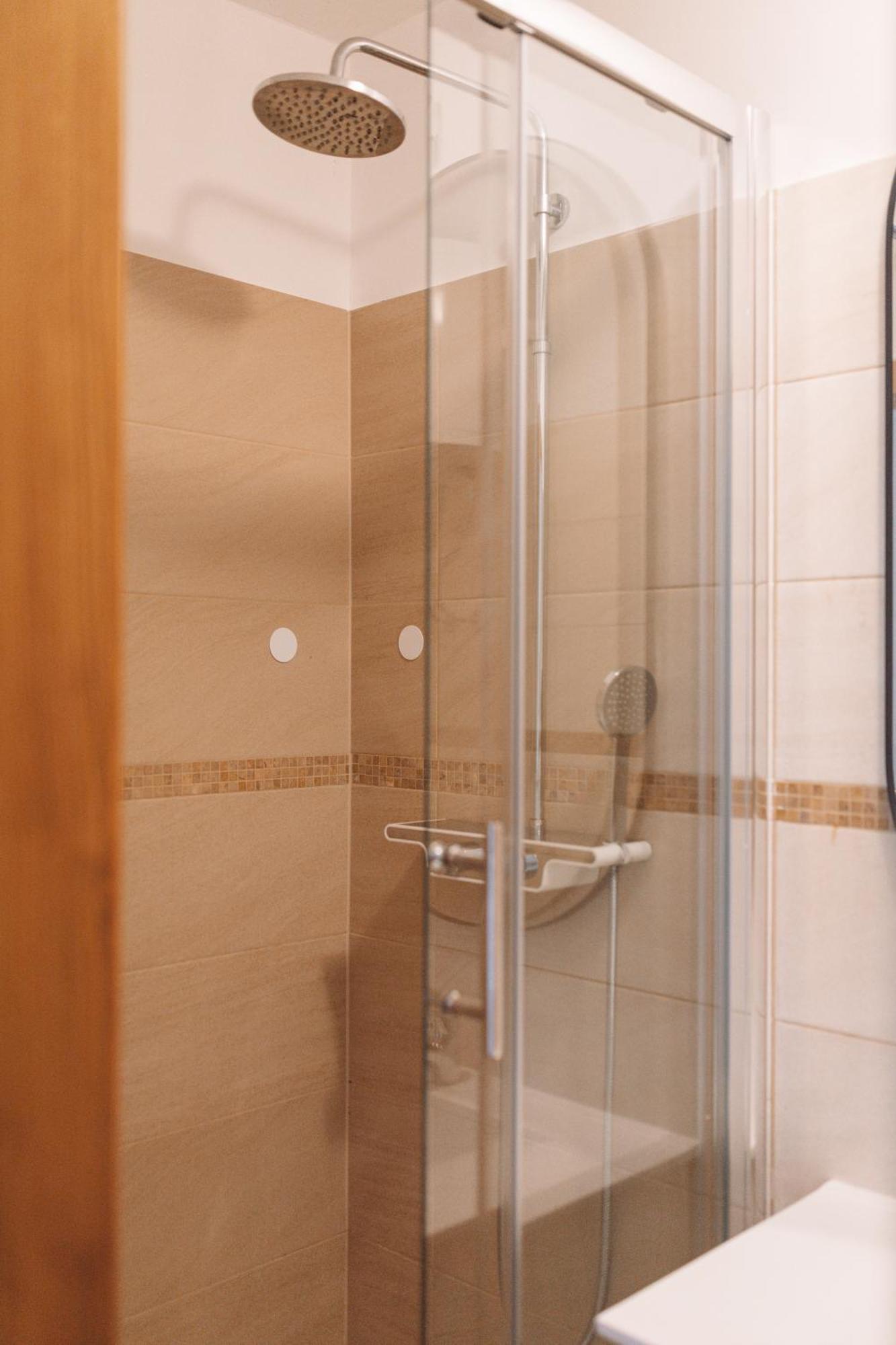 Lastovo Accommodation Triton מראה חיצוני תמונה