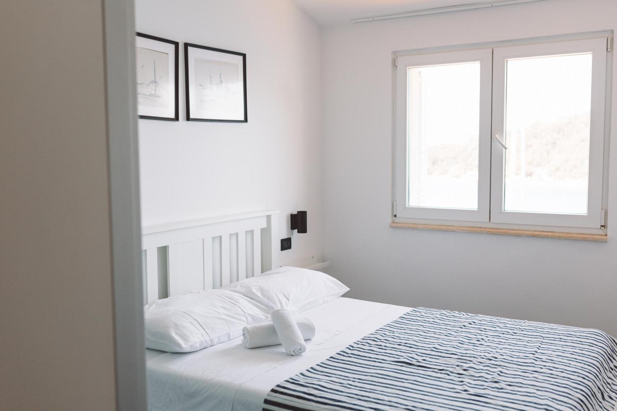Lastovo Accommodation Triton מראה חיצוני תמונה